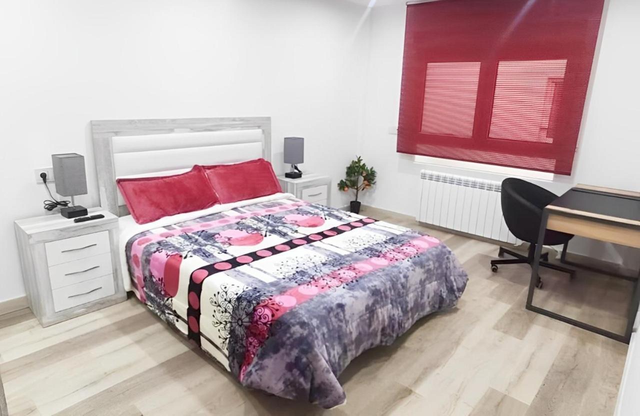 Recomendado Wifi 12 Min Ayto 4 Habs Dobles Parking Oviedo Kültér fotó